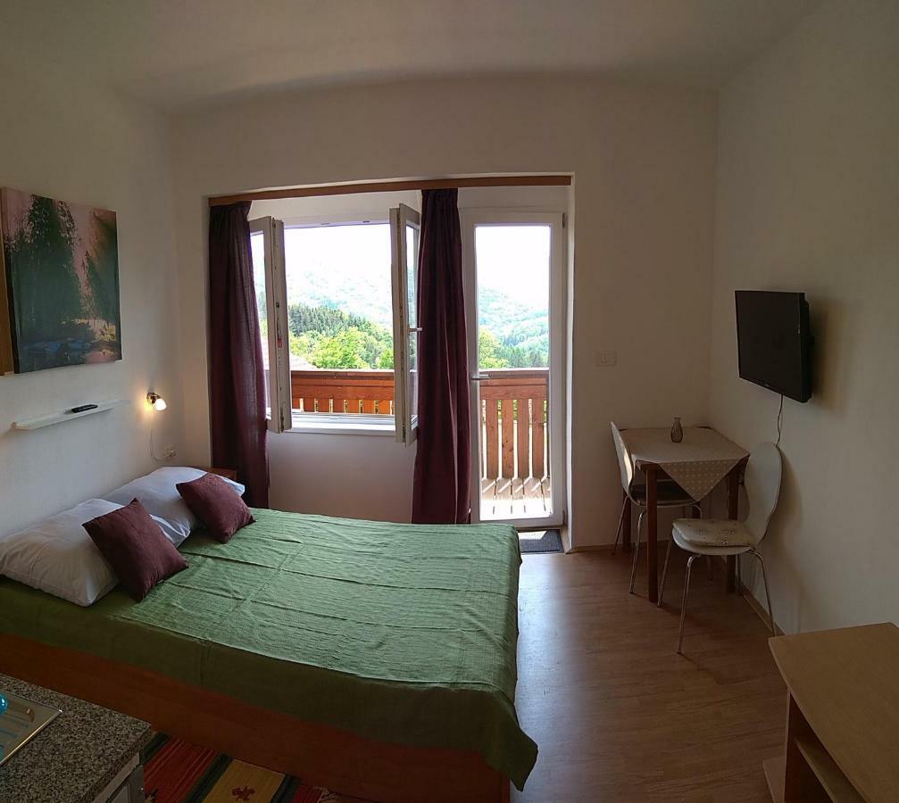 Apartmaji Suhorje ภายนอก รูปภาพ