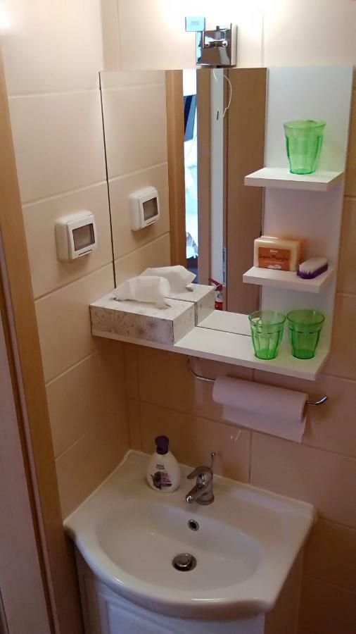 Apartmaji Suhorje ภายนอก รูปภาพ