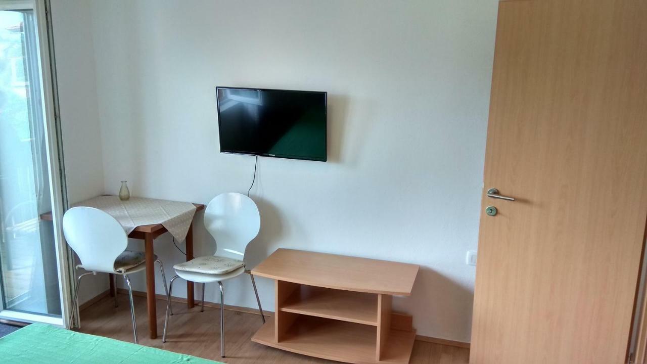 Apartmaji Suhorje ภายนอก รูปภาพ