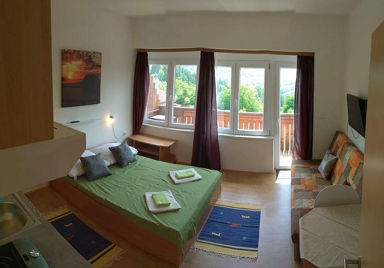 Apartmaji Suhorje ภายนอก รูปภาพ